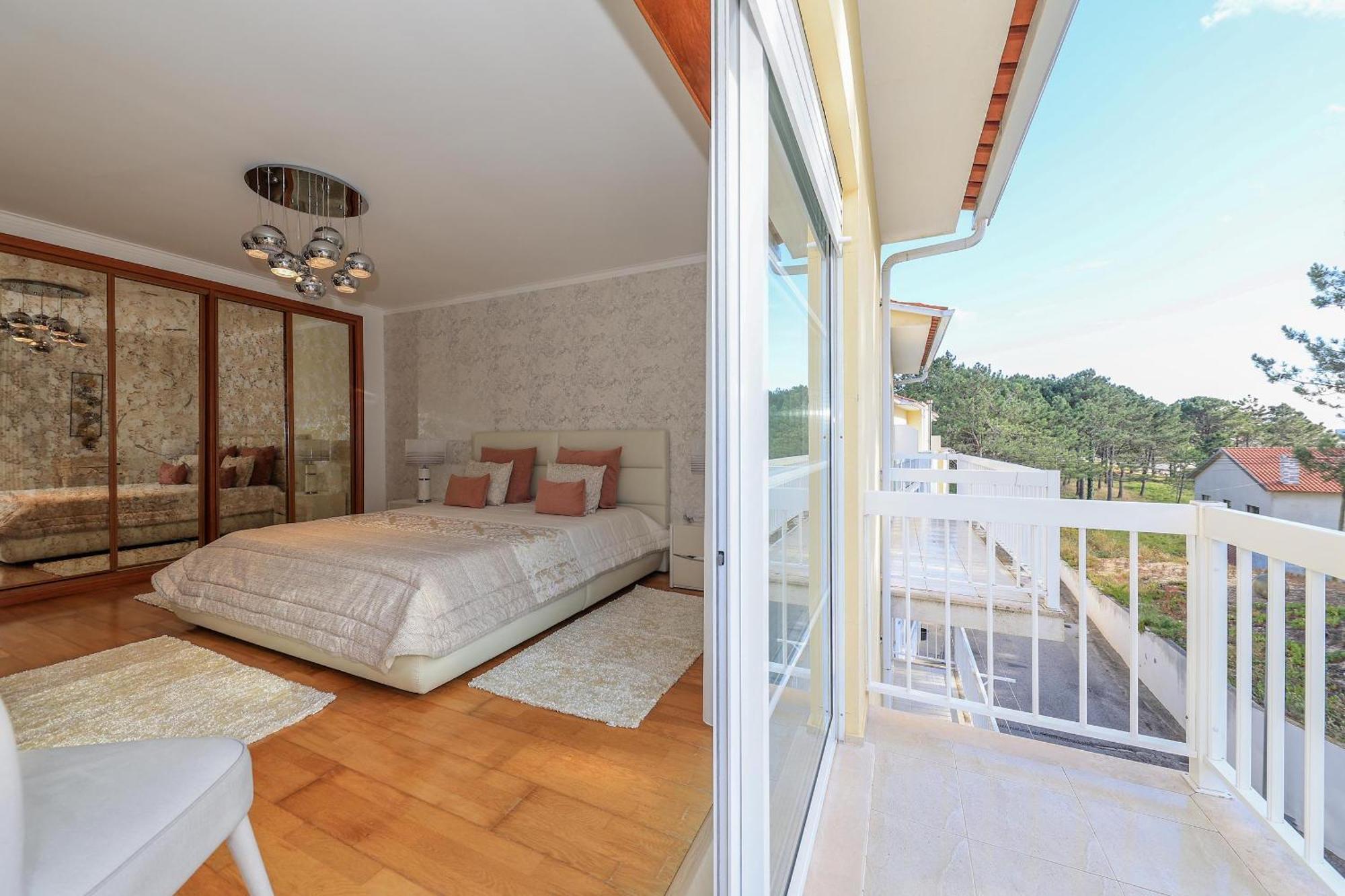 Moradia Chicharro Hotel Nazare Exterior photo