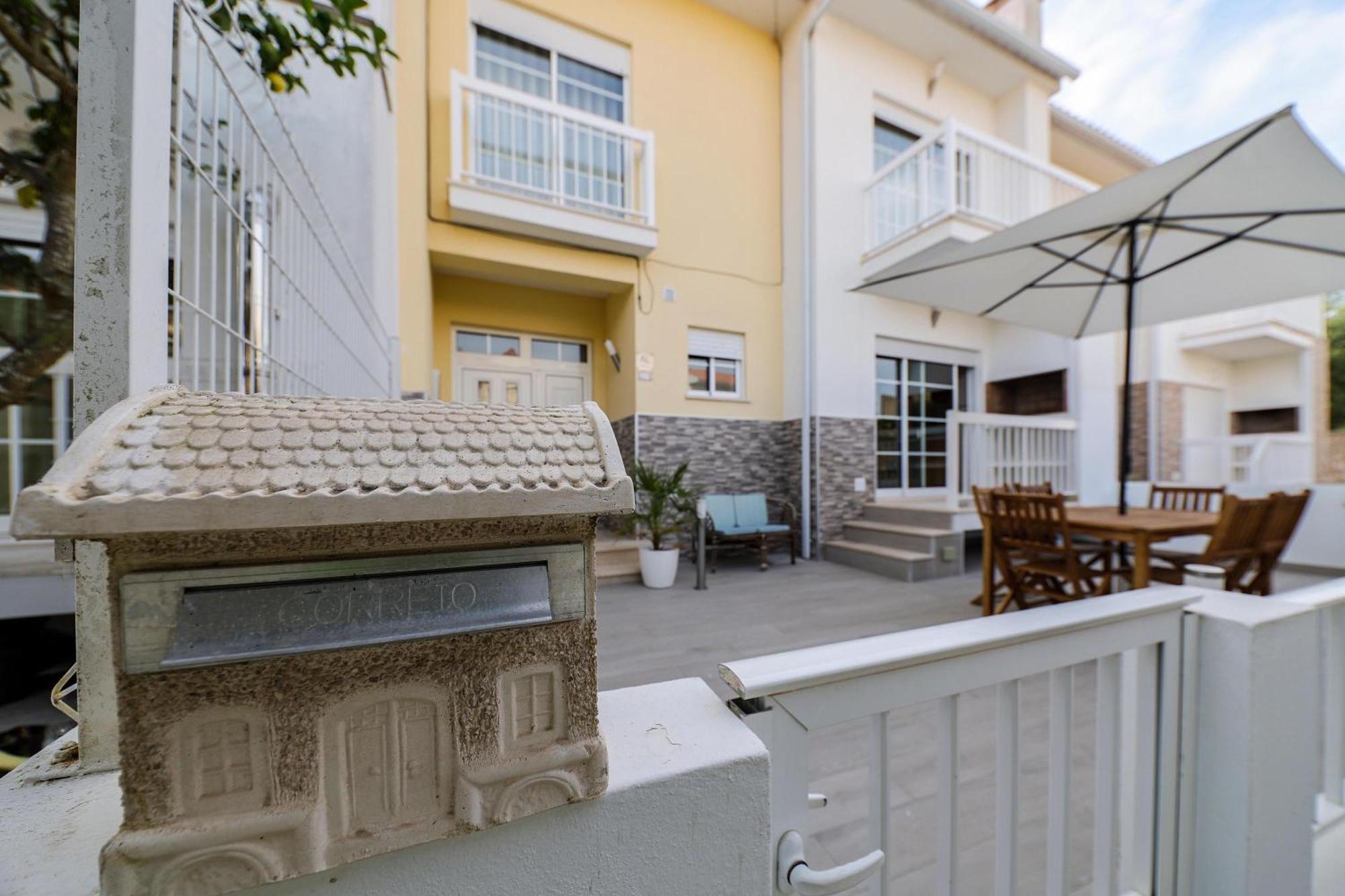 Moradia Chicharro Hotel Nazare Exterior photo