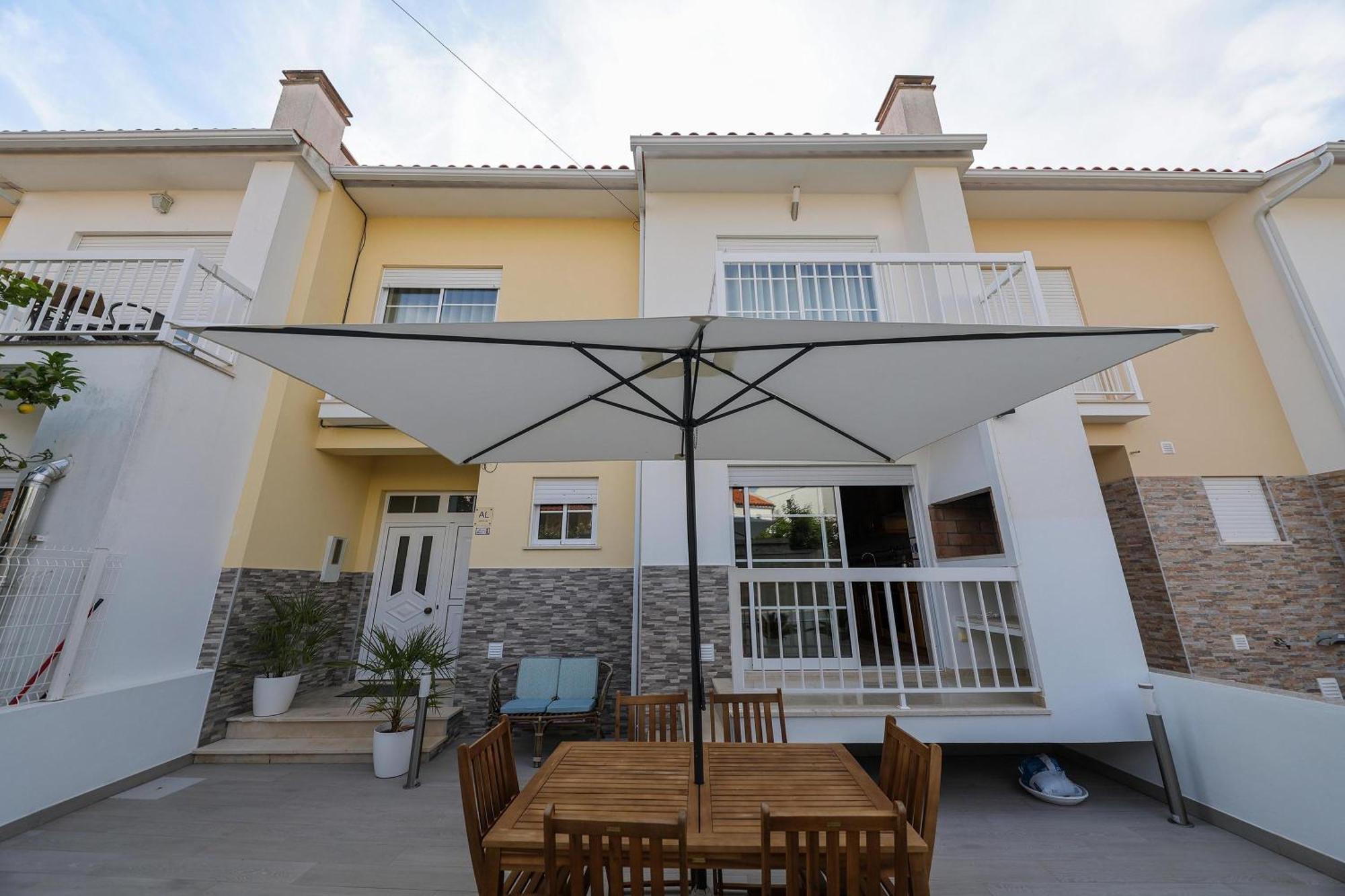 Moradia Chicharro Hotel Nazare Exterior photo
