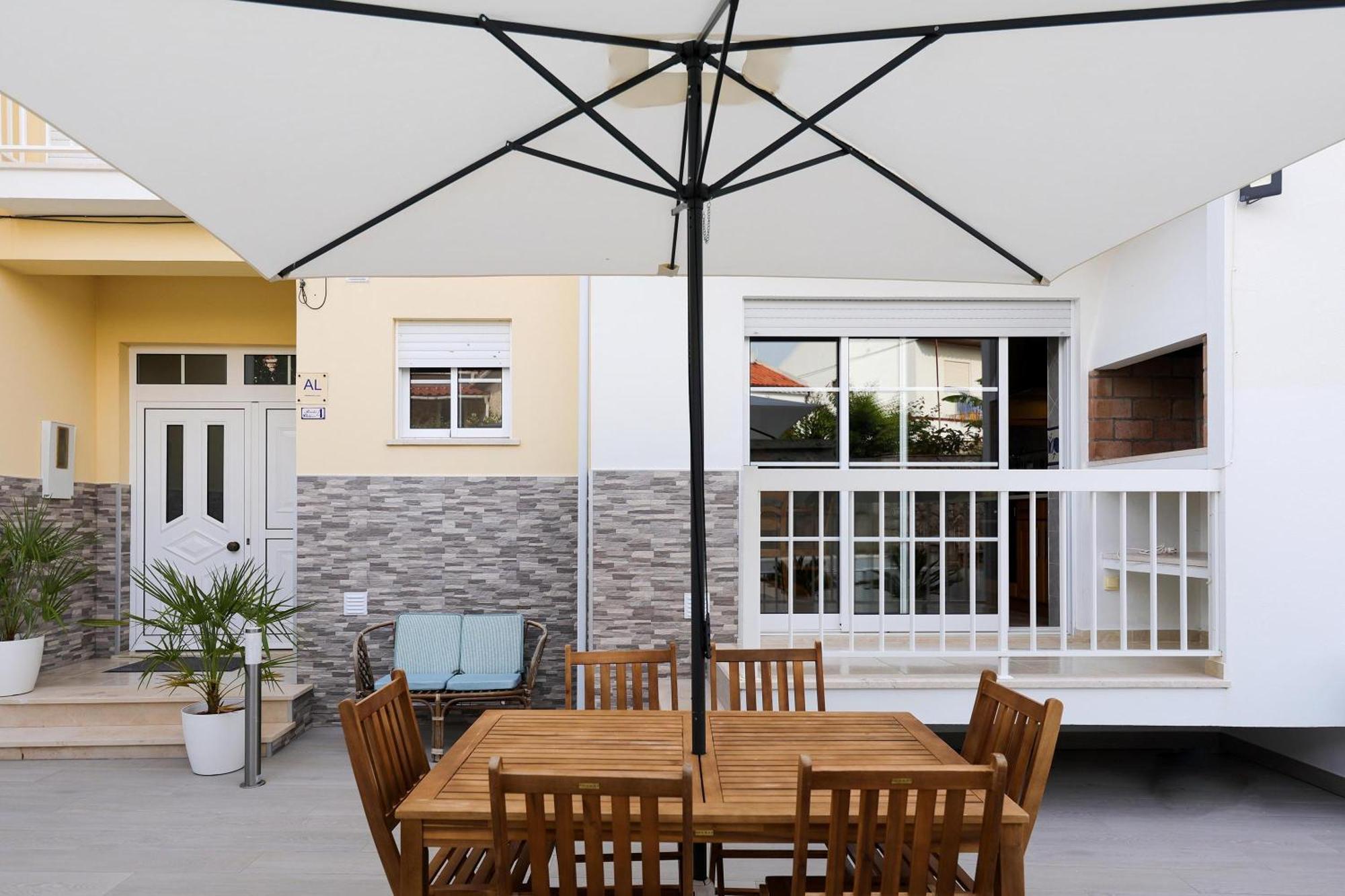 Moradia Chicharro Hotel Nazare Exterior photo