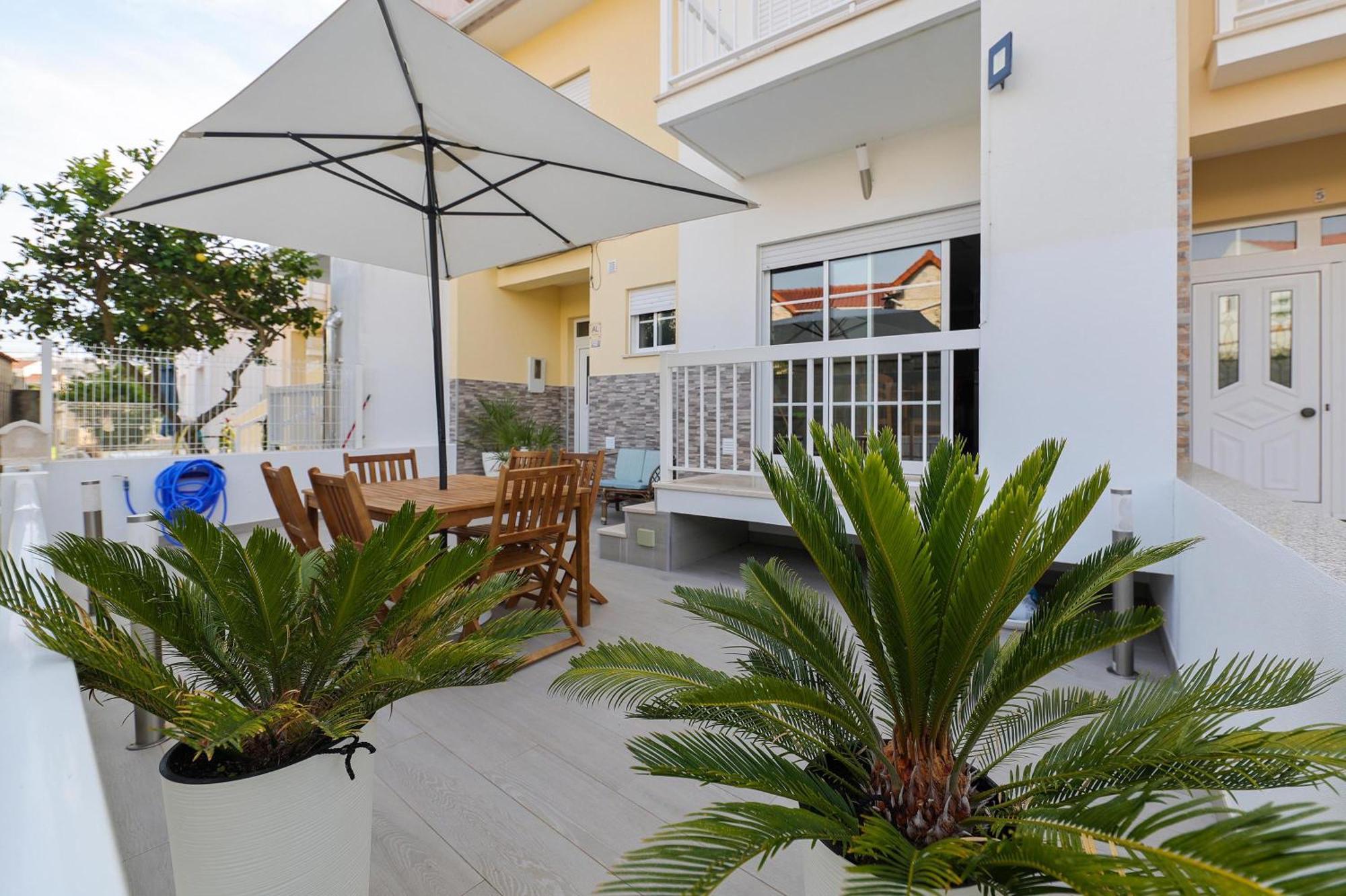 Moradia Chicharro Hotel Nazare Exterior photo